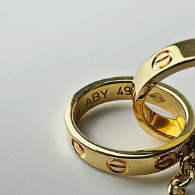 купить Золотой браслет бренда Cartier Love в Москве