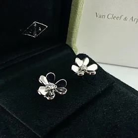 купить Серьги бренда Van Cleef & Arpels Frivole mini в Москве
