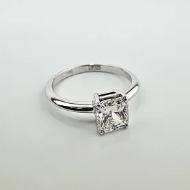 купить Золотое кольцо с природным бриллиантом 1.08 карат в Москве