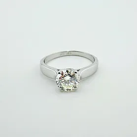 купить Золотое кольцо с природным бриллиантом 1,01 к-т в Москве