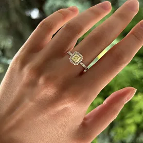 купить Золотое кольцо с природными бриллиантами 1,45 карат в Москве