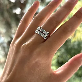 купить Золотое кольцо бренда Adler с бриллиантами в Москве