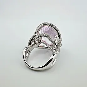 купить Золотое кольцо с кунцитом и бриллиантами 1,70 карат в Москве