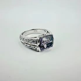 купить Золотое кольцо с лавандовой шпинелью и бриллиантами в Москве