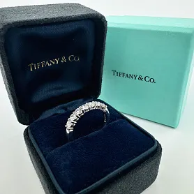 купить Кольцо бренда Tiffany&Co. Embrace в Москве