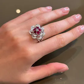 купить Золотое кольцо с рубинами и бриллиантами 0,32 карат в Москве