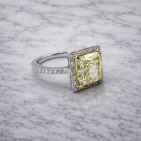 купить Золотое кольцо с природными бриллиантами 3,34 к-т в Москве