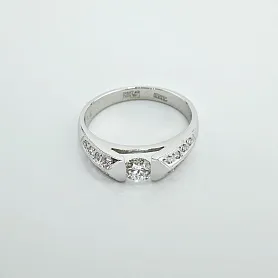 купить Золотое кольцо с природными бриллиантами 0,37 карат в Москве