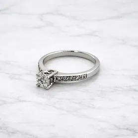 купить Золотое кольцо с бриллиантами 0,39 карат в Москве