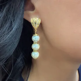 купить Золотые серьги с культивированным жемчугом и бриллиантами в Москве