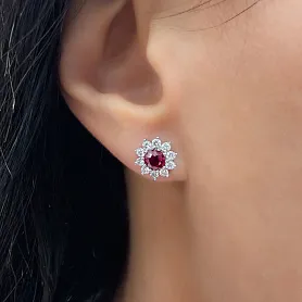 купить Золотые серьги-пусеты с природными рубинами и бриллиантами в Москве