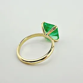 купить Золотое кольцо с уральским изумрудом 4,26 карат в Москве