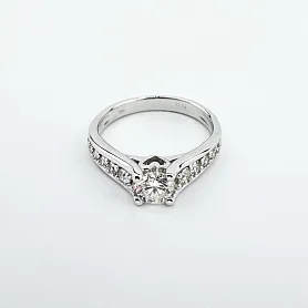 купить Золотое кольцо с бриллиантами 0,74 карат в Москве