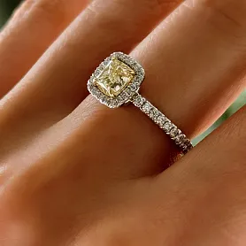 купить Золотое кольцо с природными бриллиантами 1,45 карат в Москве