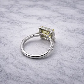 купить Золотое кольцо с природными бриллиантами 3,34 к-т в Москве