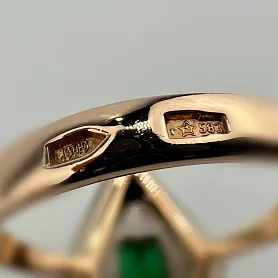 купить Золотое кольцо с природным изумрудом и бриллиантами СССР в Москве