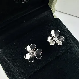 купить Серьги бренда Van Cleef & Arpels Frivole mini в Москве