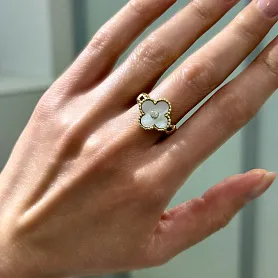 купить Кольцо бренда Van Cleef & Arpels Vintage Alhambra в Москве