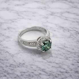 купить Золотое кольцо с бриллиантом 1,05 карат в Москве