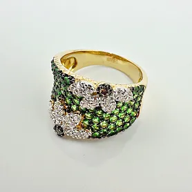 купить Золотое кольцо с цавортами и бриллиантами 0,24 карат в Москве