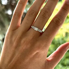 купить Золотое кольцо с природными бриллиантами 0,56 карат в Москве