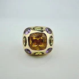 купить Золотое кольцо с цитрином, аметистами и хризолитом в Москве