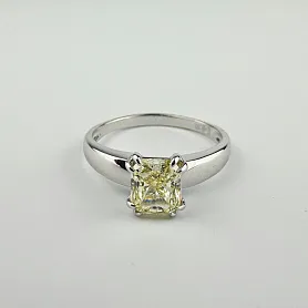 купить Золотое кольцо с желтым бриллиантом 1,01 карат  в Москве