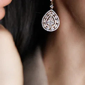 купить Золотые серьги с природными бриллиантами 3,12 карат в Москве