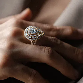 купить Золотое кольцо с природными бриллиантами 1,66 карат в Москве