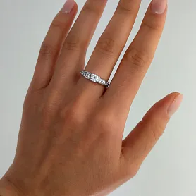 купить Золотое кольцо с бриллиантами 0,74 карат в Москве