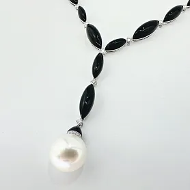 купить Колье бренда Schoeffel White South Sea pearl в Москве