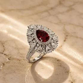 купить Золотое кольцо с бриллиантами и рубином 1 карат в Москве
